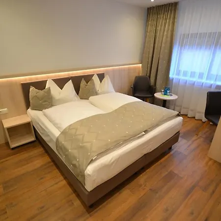Hotel-gasthof Weisses Ross 3* Schwaig bei Nürnberg