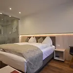 Hotel-gasthof Weisses Ross 3*