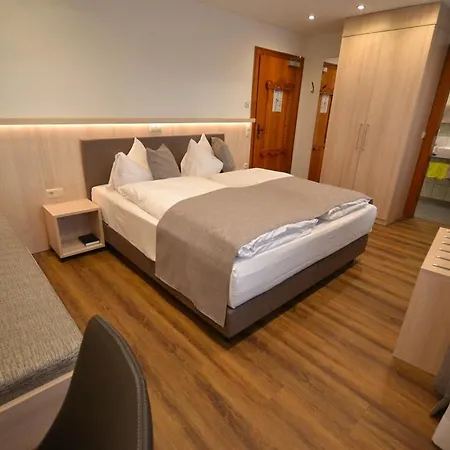 Hotel-gasthof Weisses Ross 3*